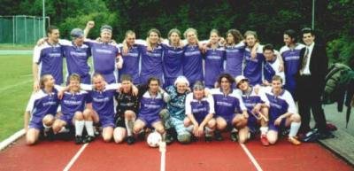 mannschaftsfotolieb.jpg_t400.jpg